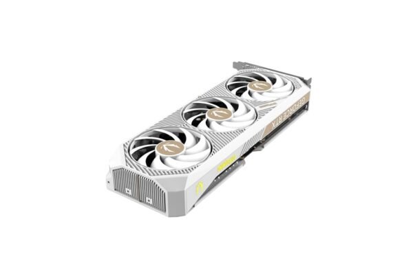⁦כרטיס מסך – Zotac Gaming GeForce RTX 5070 AMP White Edition 12GB – צבע לבן⁩ – תמונה ⁦4⁩